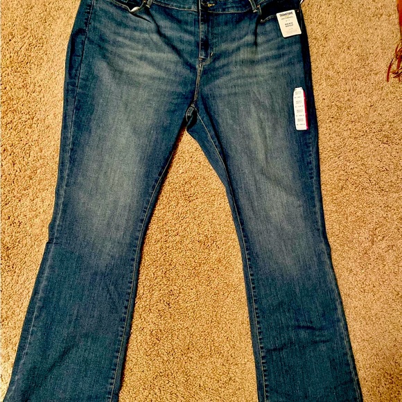 New with tag 
Levi's Strauss Signature Modern Boot Cut Jeans Women's 38x34 Dark - Picture 1 of 9